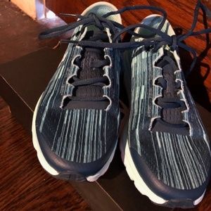 Under Armour Speedform Velociti Running Shoe 8 1/2